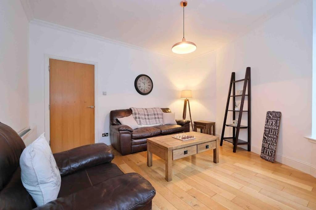 Modern & Spacious Apartment In City Centre Aberdeen Exteriér fotografie