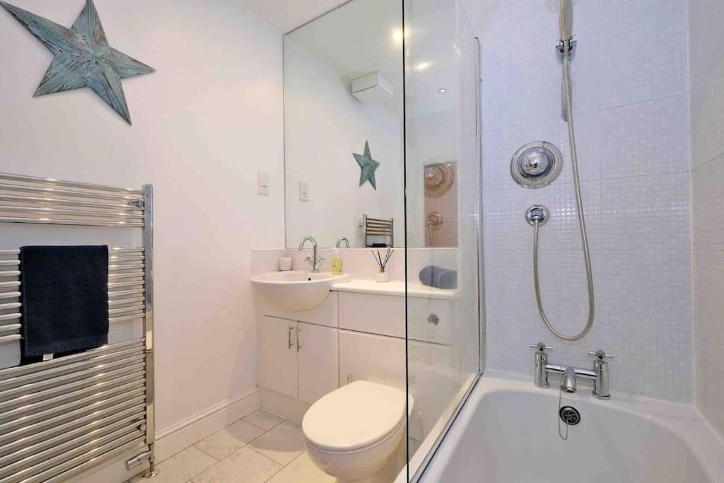 Modern & Spacious Apartment In City Centre Aberdeen Exteriér fotografie