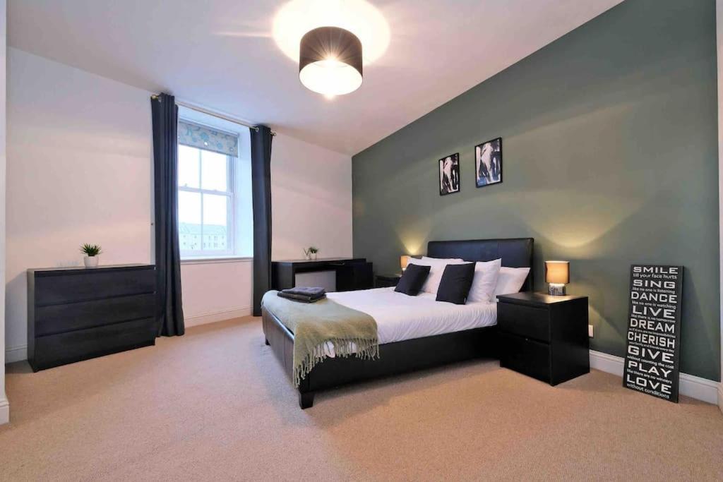Modern & Spacious Apartment In City Centre Aberdeen Exteriér fotografie