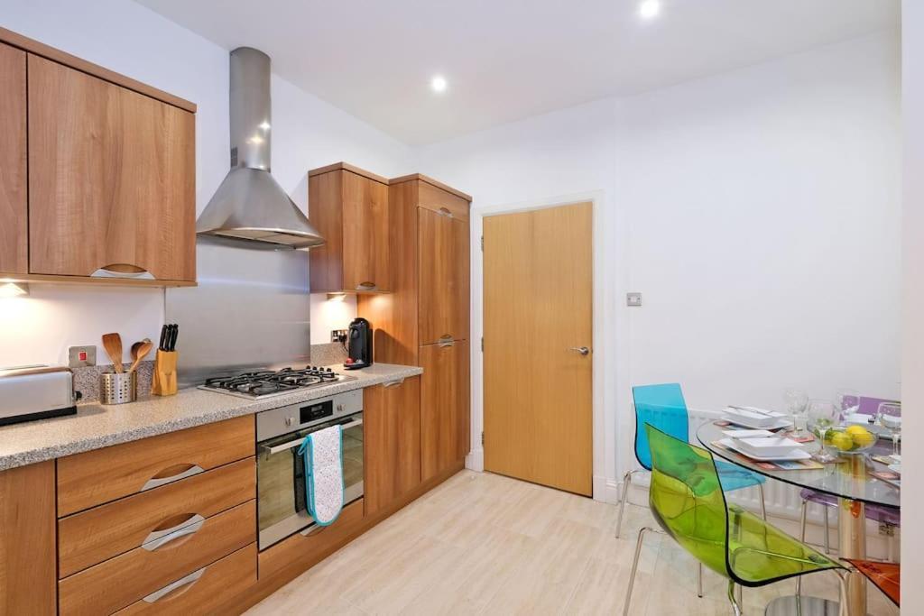 Modern & Spacious Apartment In City Centre Aberdeen Exteriér fotografie