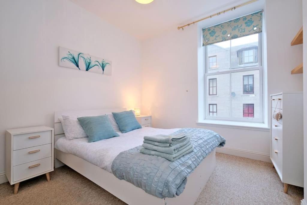 Modern & Spacious Apartment In City Centre Aberdeen Exteriér fotografie
