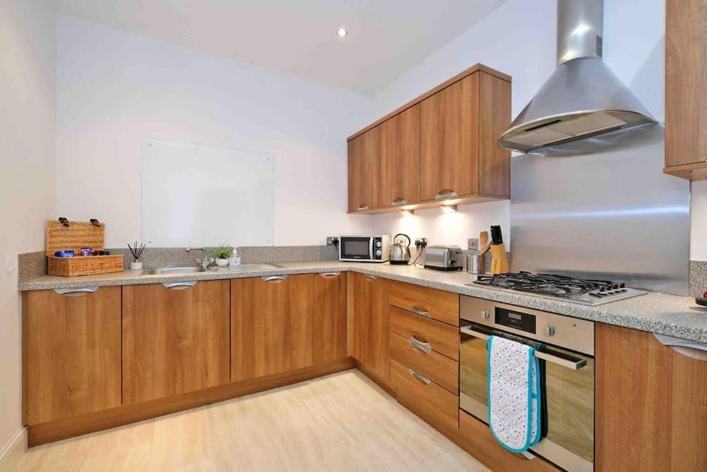 Modern & Spacious Apartment In City Centre Aberdeen Exteriér fotografie