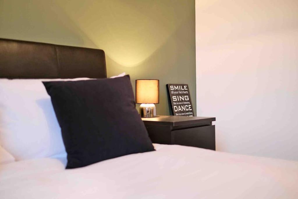 Modern & Spacious Apartment In City Centre Aberdeen Exteriér fotografie